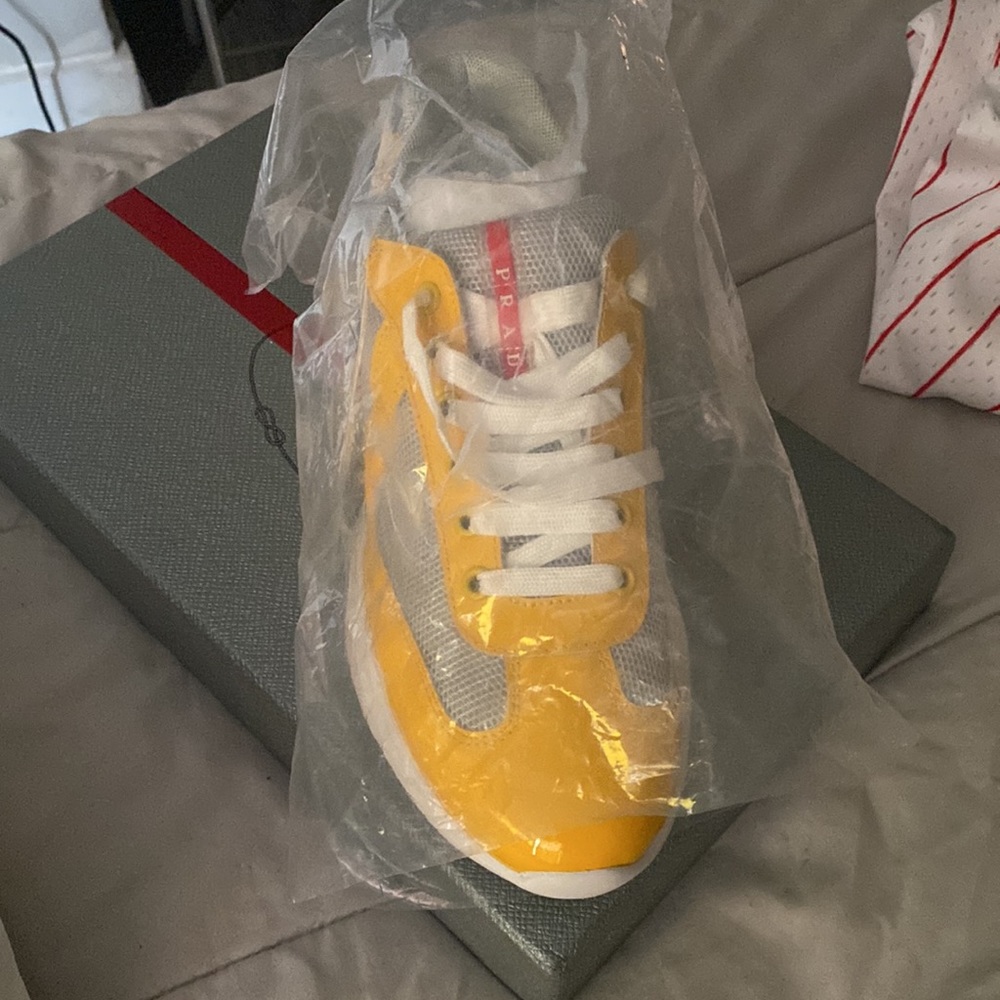 Brand new never 👎 worn fresh out the box - Picture 4 of 5